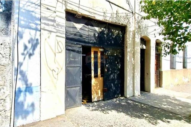 Oportunidad! casa comercial, pasos de metro ñuble