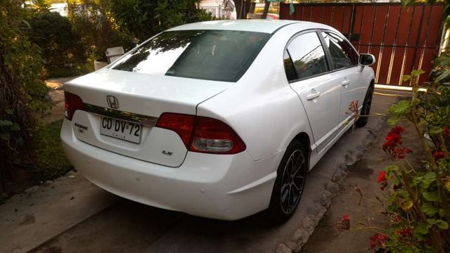 Honda Civic 1.8 LX 2010