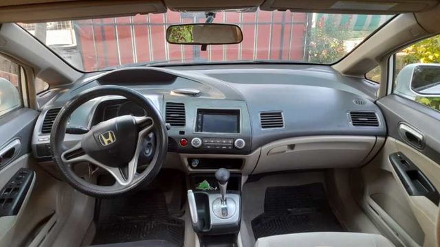 Honda Civic 1.8 LX 2010