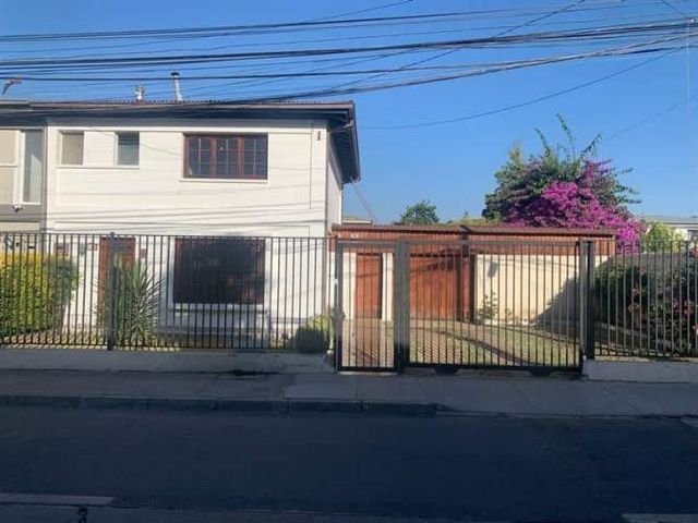 CASA Francisco Canton, Barrio el Tenis