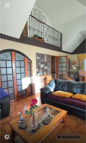 SE ARRIENDA CASA CON PISCINA