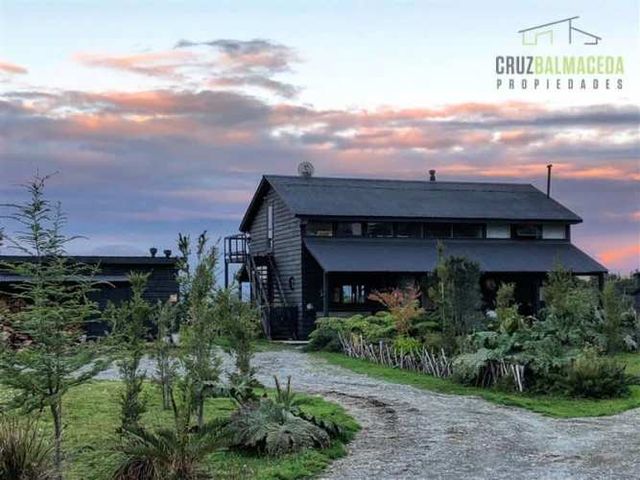 CASA Línea Nueva, linda casa con detalles únicos, amplios espacios e impecable jardín