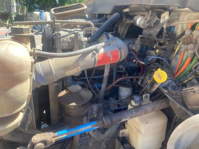 CAMION CON PLUMA Marca INTERNATIONA Modelo 4400 Año 2006