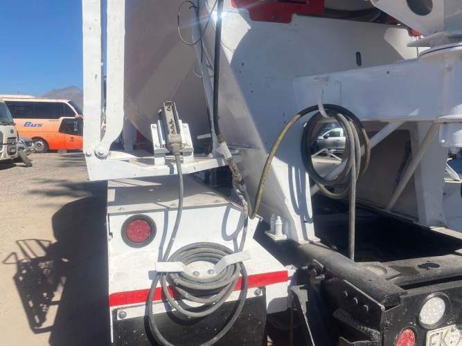 CAMION MIXER Marca MACK Modelo GU813E Año 2013