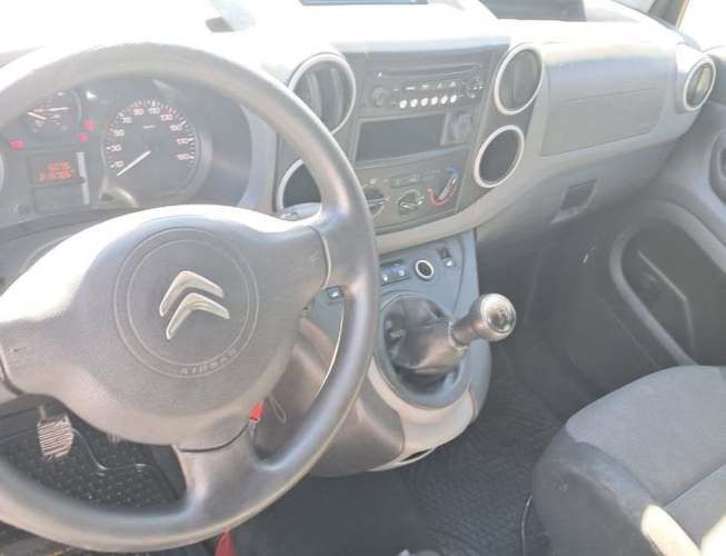 FURGON MARCA CITROEN MODELO BERLINGO 1.6 AÑO 2018