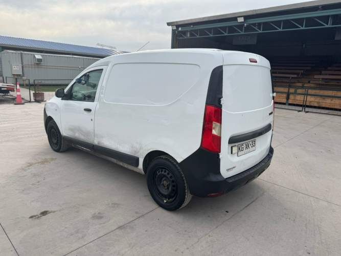 FURGON MARCA RENAULT MODELO DOKKER III 1.6 AÑO 2017