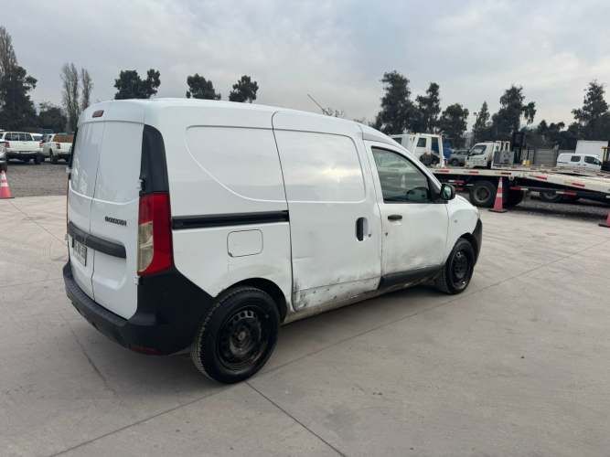 FURGON MARCA RENAULT MODELO DOKKER III 1.6 AÑO 2017
