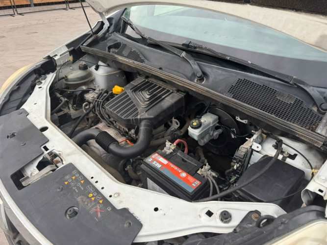 FURGON MARCA RENAULT MODELO DOKKER III 1.6 AÑO 2017