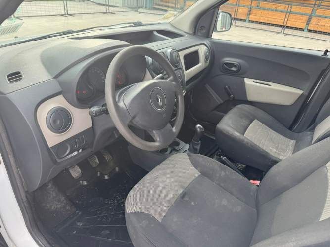 FURGON MARCA RENAULT MODELO DOKKER III 1.6 AÑO 2017