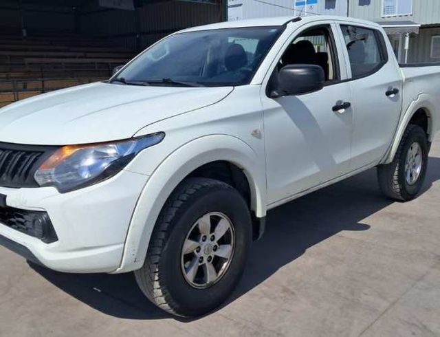 AMIONETA MARCA MITSUBISHI MODELO L200 WORK CR 2.4 AÑO 2019