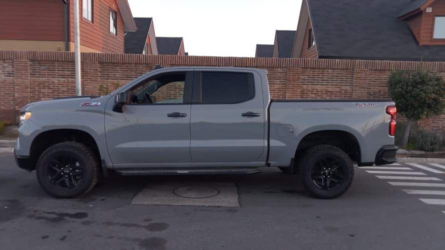 SILVERADO 2024 CON FACTURA