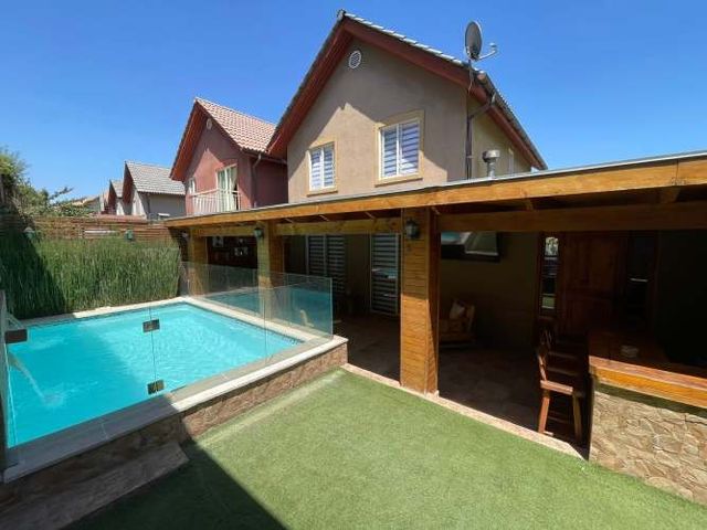 Se Vende Hermosa Casa en Micro barrio, Sector Santa María del Peñón, Comuna de Puente Alto.