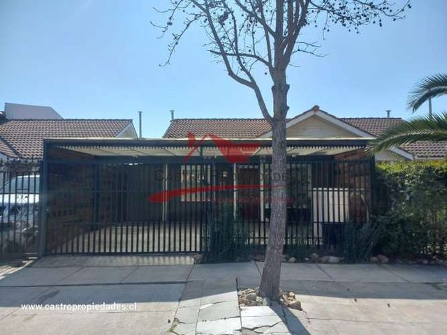 Hermosa Casa de Un Piso con 3 Dormitorios, 2 Baños, Lampa