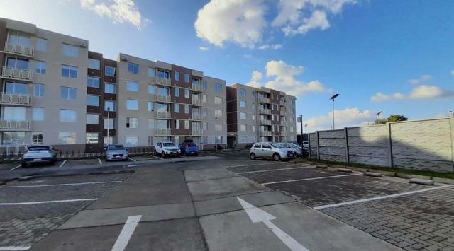 ARRIENDA DEPARTAMENTO FUNDO EL CARMEN (Estacionamiento y GGCC incluidos)