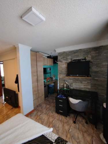 En Iquique, Vendo Hermosa y agradable Casa Esquina de 3 pisos, 5dormitorios 3baños 1Estacionamiento