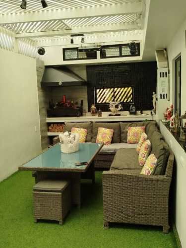 En Iquique, Vendo Hermosa y agradable Casa Esquina de 3 pisos, 5dormitorios 3baños 1Estacionamiento