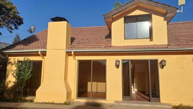 Casa Amplia en La Reina Alta (135622)