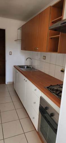 Se arrienda depto 3 dormitorio y 2 baño con Estacionamiento