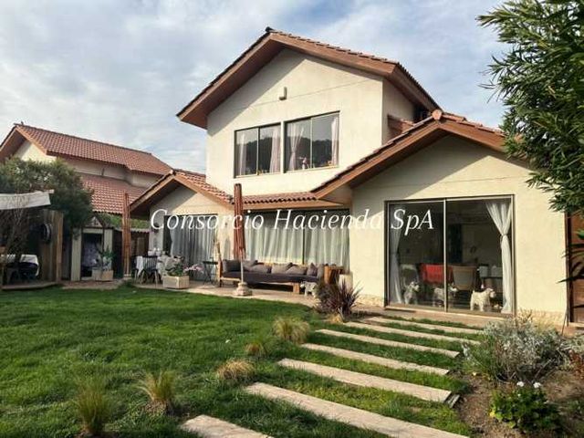 IMPECABLE! 5D,4B,4EST - CONDOMINIO, TIERRAS LINDAS