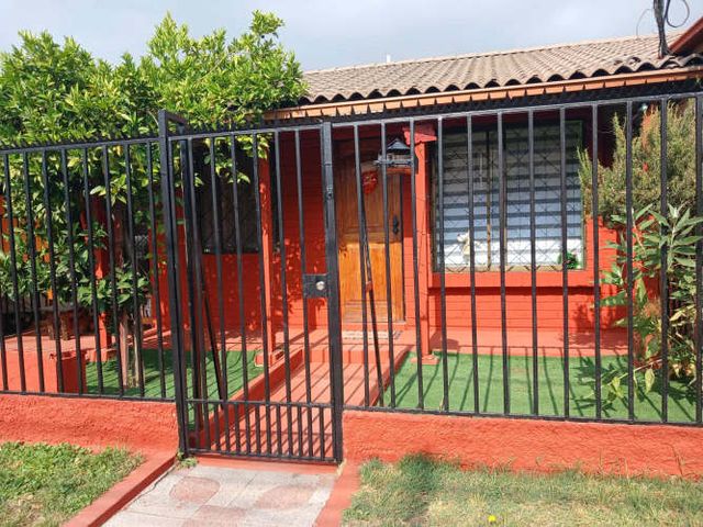 Arriendo  de casa 3 d + 1b estacionamiento  (135533)