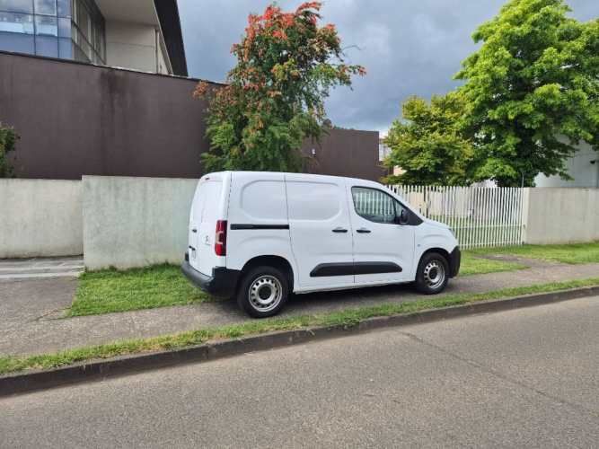 Citroen berlingo año 2022 full