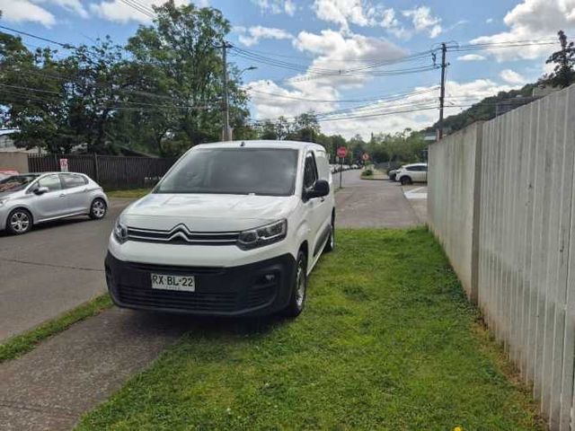 Citroen berlingo año 2022 full