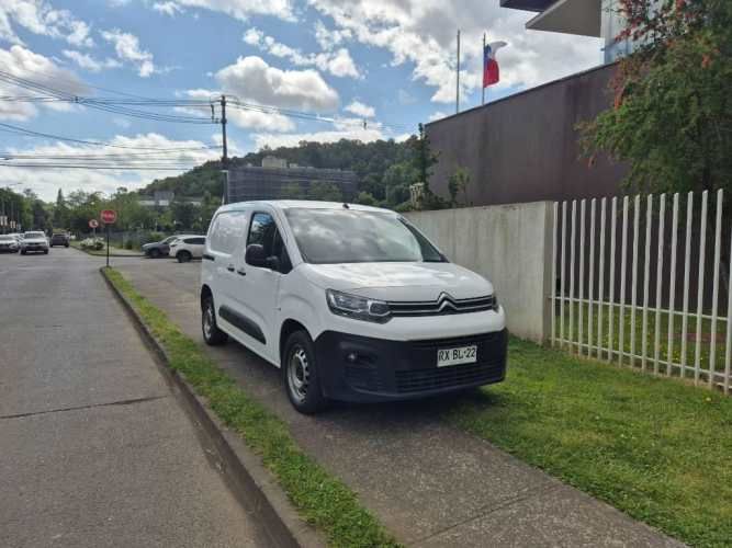 Citroen berlingo año 2022 full