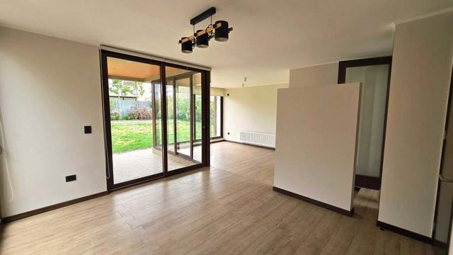 Exclusiva casa en condominio (135668)