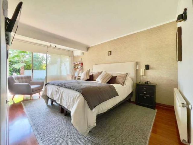 MODERNA CASA EN CONDOMINIO (135701)