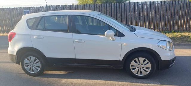 Suzuki S-Cross GL HB en muy buen estado