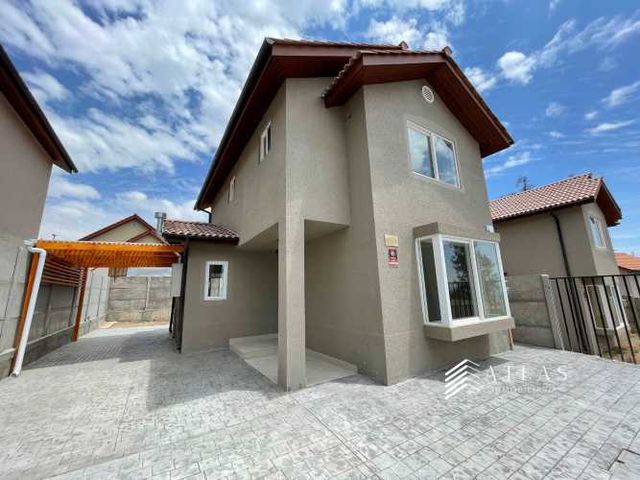 ARRIENDA HOY TU NUEVA CASA DE 3 DORM EN COMODO SECTOR DE PUENTE ALTO