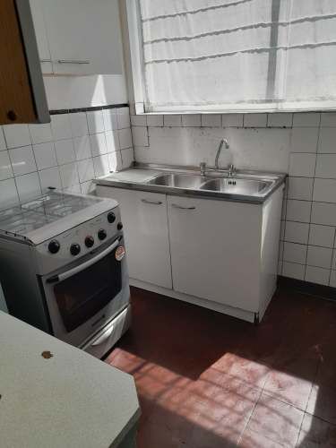 DUPLEX DE 3 HABITACIONES 2 BAÑOS EN PLENO CENTRO