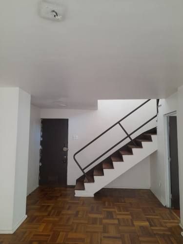 DUPLEX DE 3 HABITACIONES 2 BAÑOS EN PLENO CENTRO