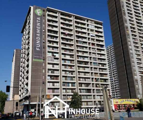 DEPARTAMENTO Ecuador esquina Gral Velásquez/Líder Alameda/Metro Padre Hurtado