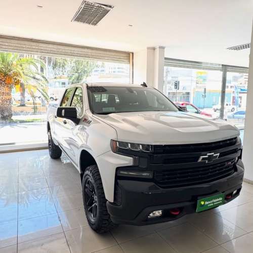 Chevrolet Silverado Z71 DCAB 4x4 5.3 Automática 2022