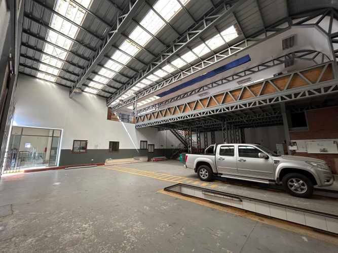 VENTA DE GALPÓN COMERCIAL - SANTIAGO CENTRO