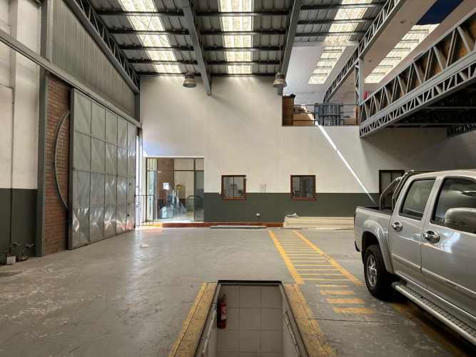 VENTA DE GALPÓN COMERCIAL - SANTIAGO CENTRO