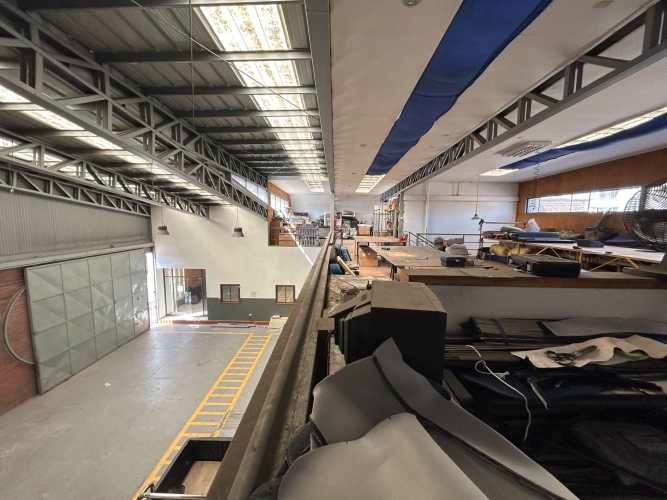 VENTA DE GALPÓN COMERCIAL - SANTIAGO CENTRO