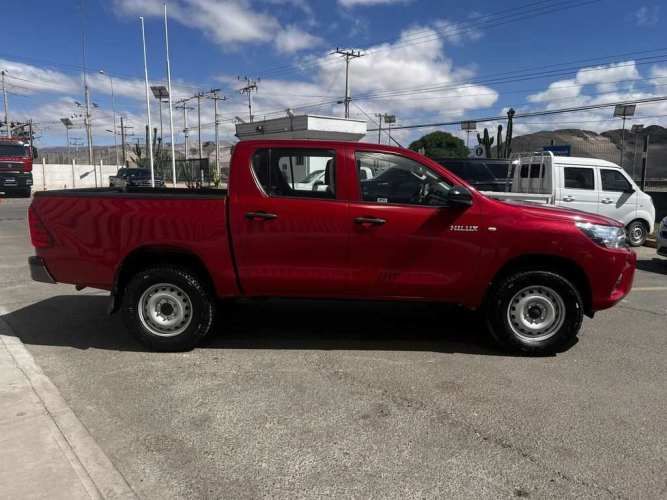 TOYOTA HILUX 2022