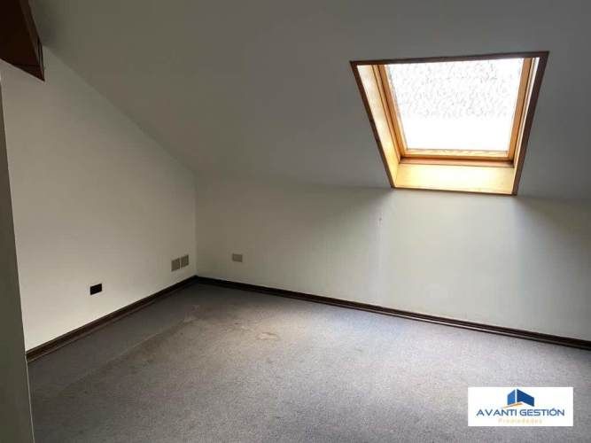 VENTA DE OFICINA EN EDIFICIO BAQUEDANO