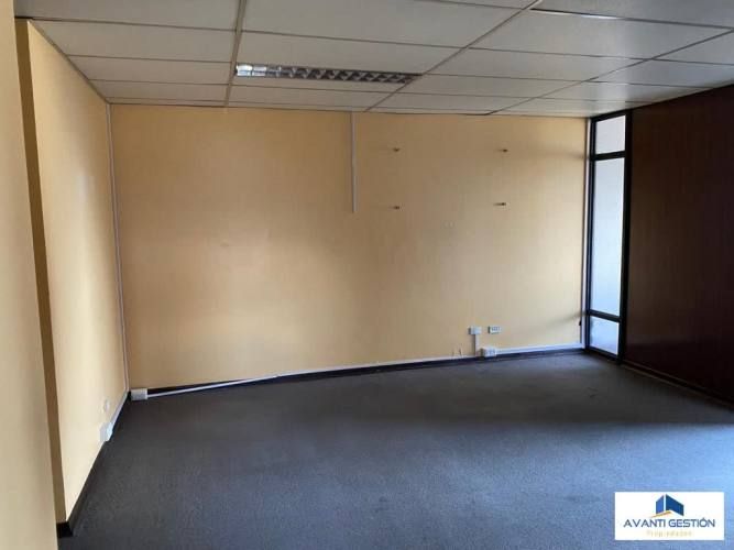 VENTA DE OFICINA EN EDIFICIO BAQUEDANO