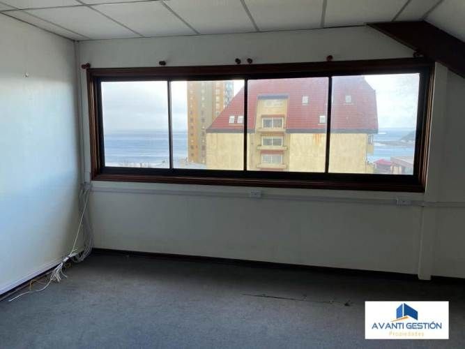 VENTA DE OFICINA EN EDIFICIO BAQUEDANO