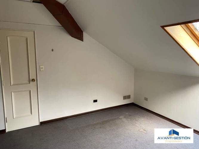 VENTA DE OFICINA EN EDIFICIO BAQUEDANO