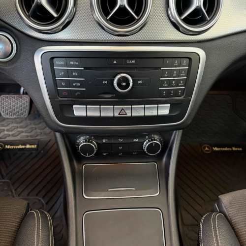 Mercedes-Benz GLA 200 Hatchback 1.6 Automático 2020