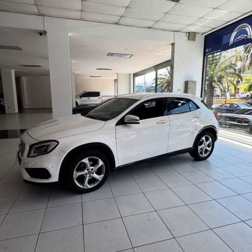Mercedes-Benz GLA 200 Hatchback 1.6 Automático 2020