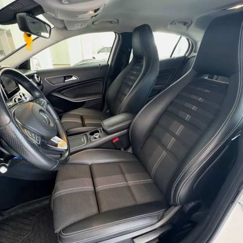 Mercedes-Benz GLA 200 Hatchback 1.6 Automático 2020