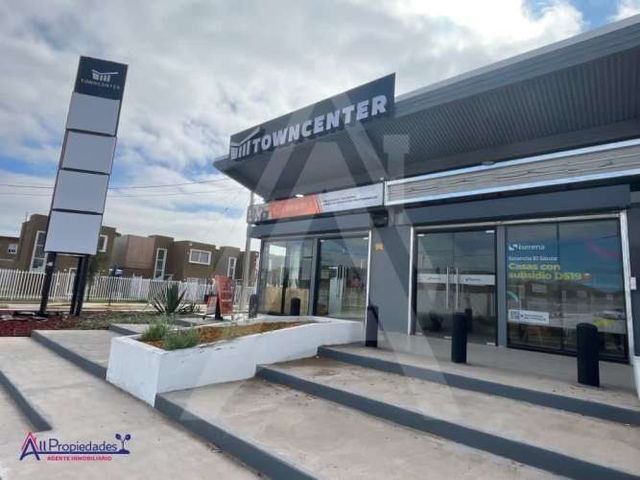 Se arriendan Locales comerciales en AV El Sauce