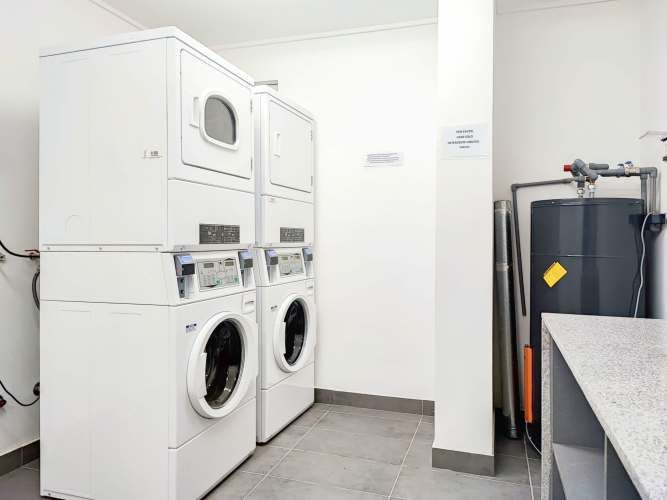 Av. Fermín Vivaceta  [2465-3]