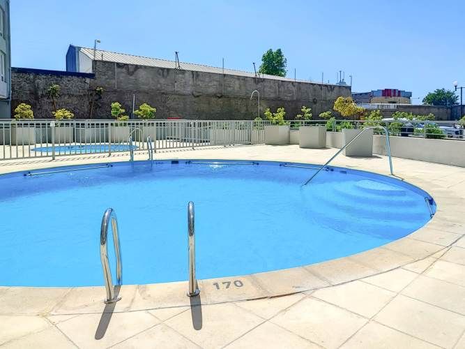 Av. Fermín Vivaceta  [2465-3]