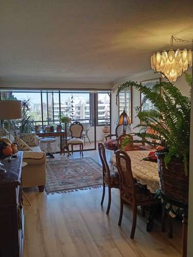 Amplio y luminoso depto- Las Condes (135301)